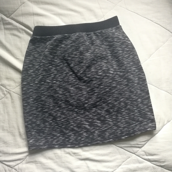 SILENCE + NOISE Grey Space Dye Elastic Waist Mini Skirt Small Urban Outfitters - Picture 5 of 5